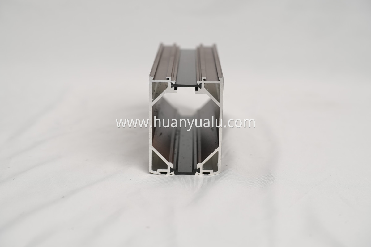 Thermal insulation profiles